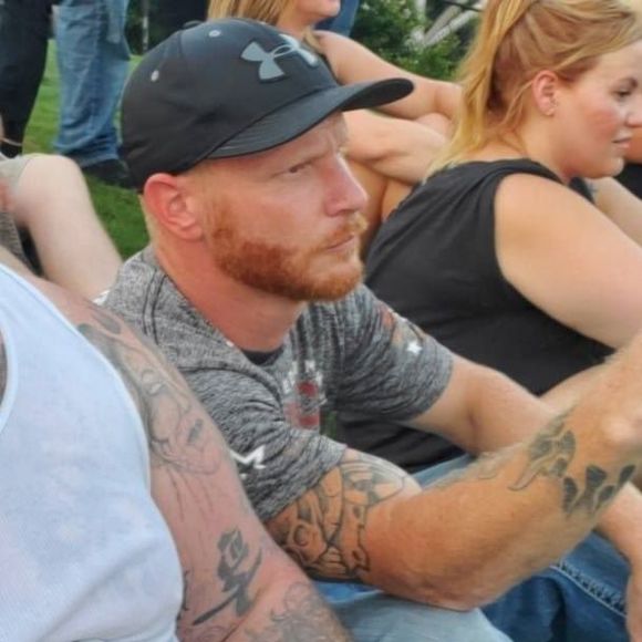 Meet your Posher, Chris - Picture 1 of 1